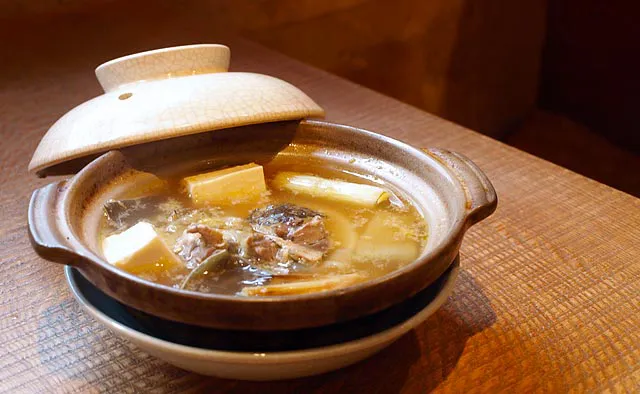 こ料亭仕込みのまる鍋の味を居酒屋の気軽さで