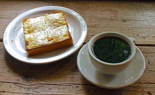 コーヒーの焙煎香が誘うカフェタイム