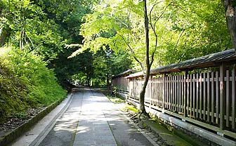 「大吉山展望台」まで徒歩約27分（約2km）