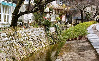 「SIONE 銀閣寺本店」まで徒歩約4分（約400m）