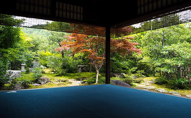 賀茂の社家で水を感じる庭園美にふれる
