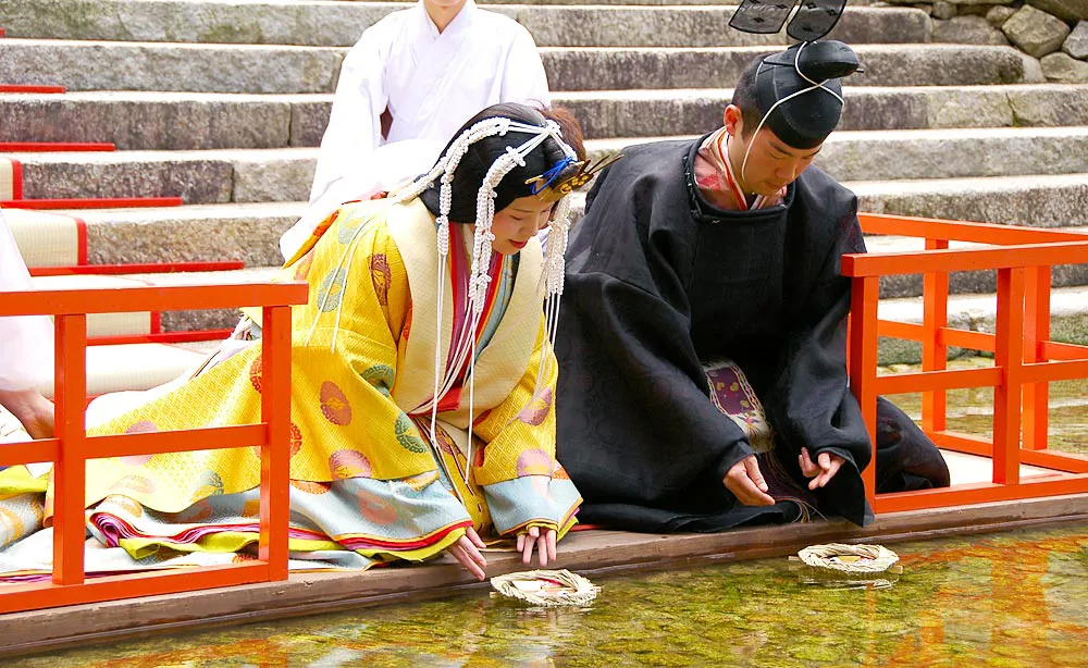 災厄を祓い無病息災を祈る「流し雛」