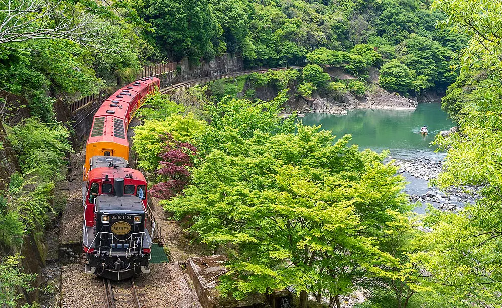 嵐山から亀岡まで大パノラマが広がるトロッコ列車