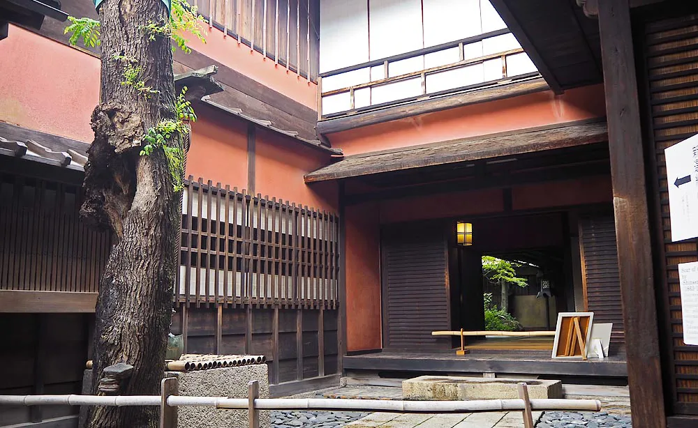 幕末の志士が集う饗宴の場