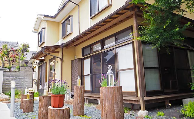 京都しゃぼんや 奥の工房：路地奥の民家を改装した工房