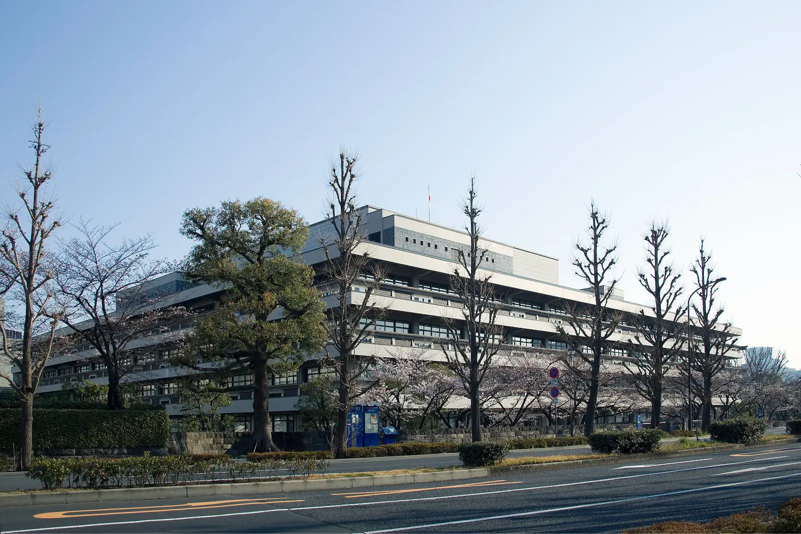 国立国会図書館