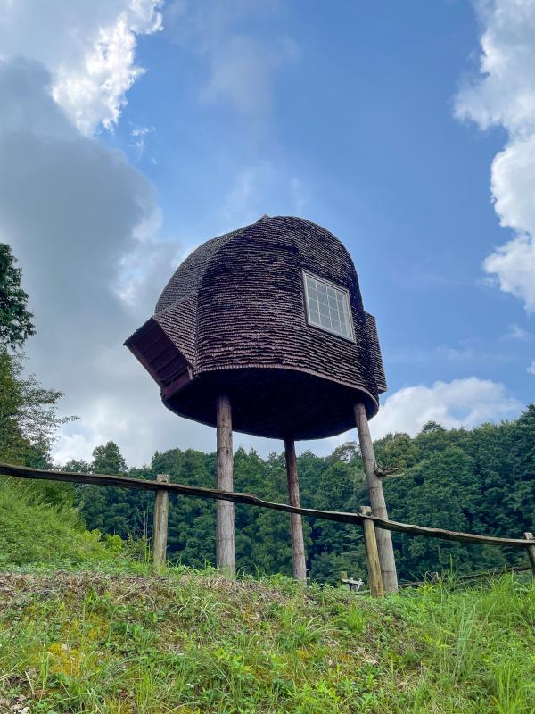 秋野不矩美術館と天浜線（浜松市）