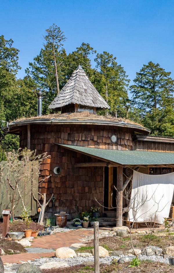 絵本とこども道具 kiwi（いなべ） − 「はっぴぃさん」荒井良二