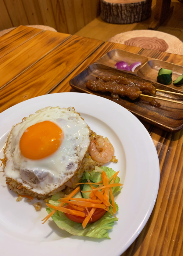 東京・港区〈ペナンレストラン〉で本場マレーシア料理を楽しむ。