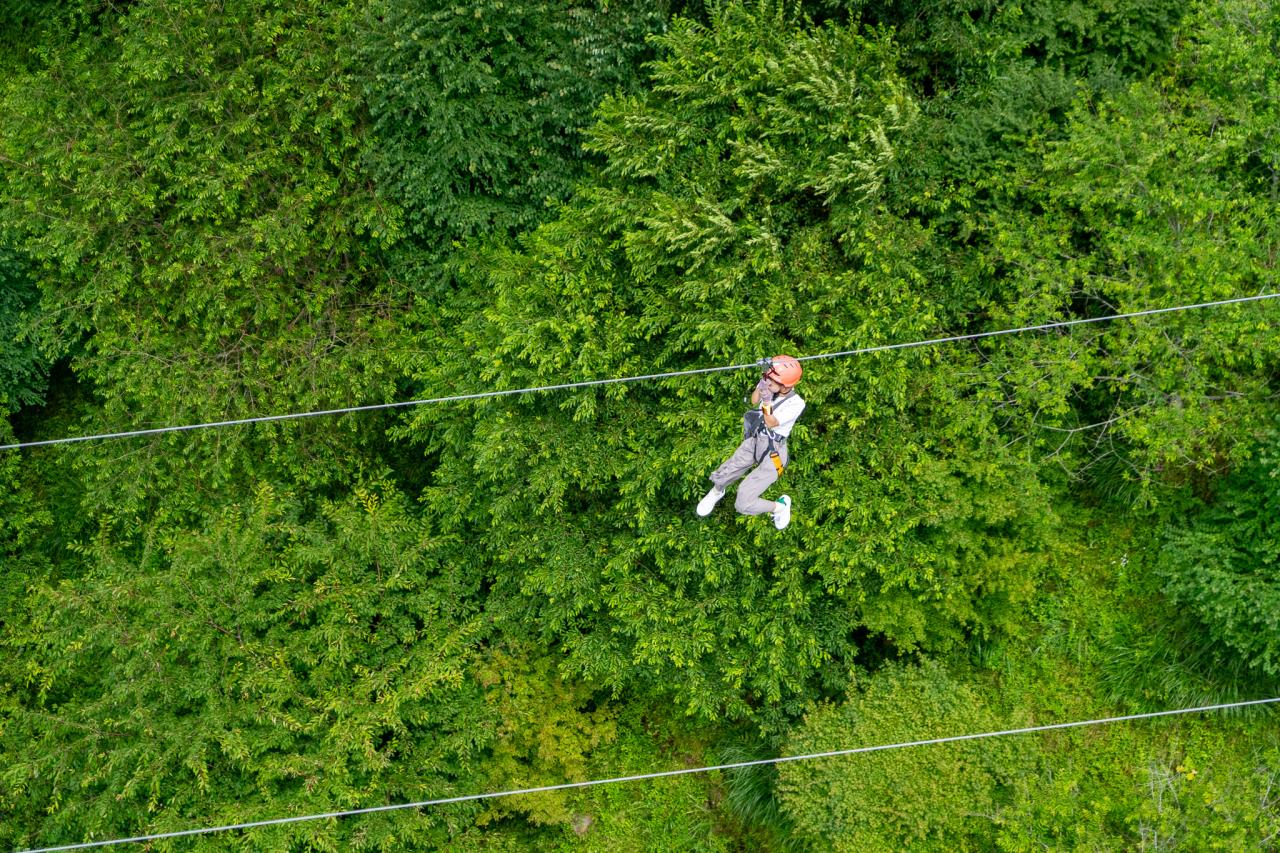 この高さのジップラインは迫力満点