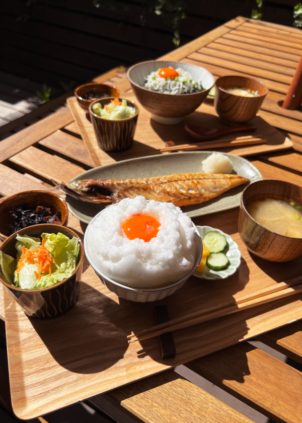 鎌倉〈ヨリドコロ 由比ヶ浜大通り店〉で、身体に優しいお魚ランチ。