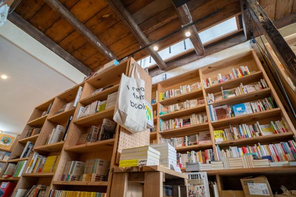 TOUTEN BOOKSTORE（名古屋） − 独立系旅雑誌「LOCKET」第5号