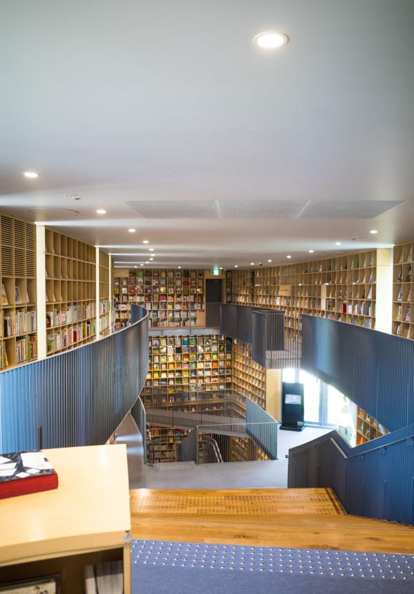 こども本の森 中之島（大阪市）