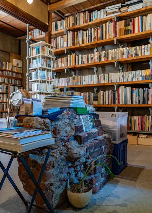 LVDB BOOKS（大阪） − 「コロンブスの犬」管啓次郎