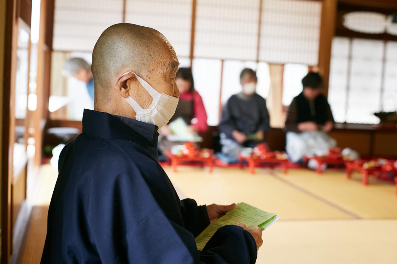 〈東林院〉の西川玄房住職