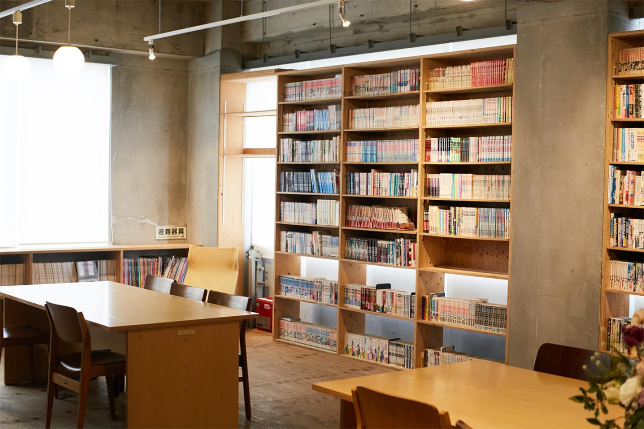 読書室では定期的に書道教室や絵画教室などのイベントも開催。