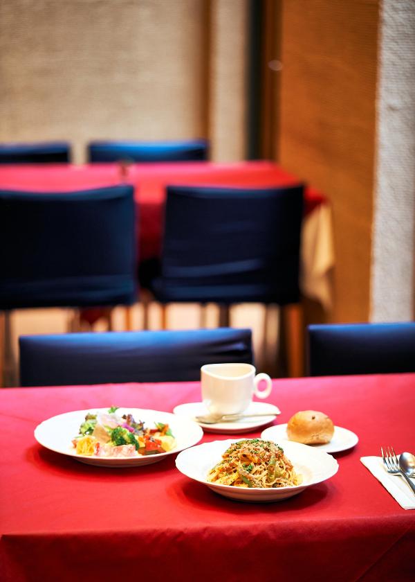 「CAFÉ CUBE」京都の“坪庭”にあるイタリアンカフェでアートの街を体感。〈細見美術館〉