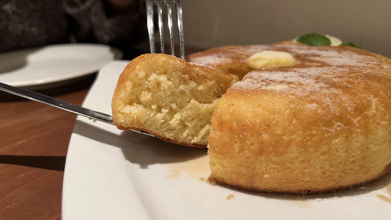 絵本にでてきそうな「石釜焼きホットケーキ」