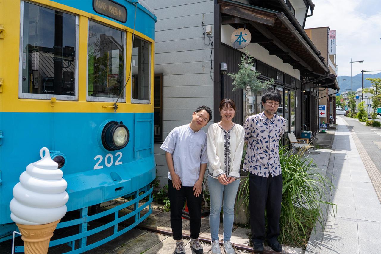 左から剣持さん、鈴木さん、成川さん。