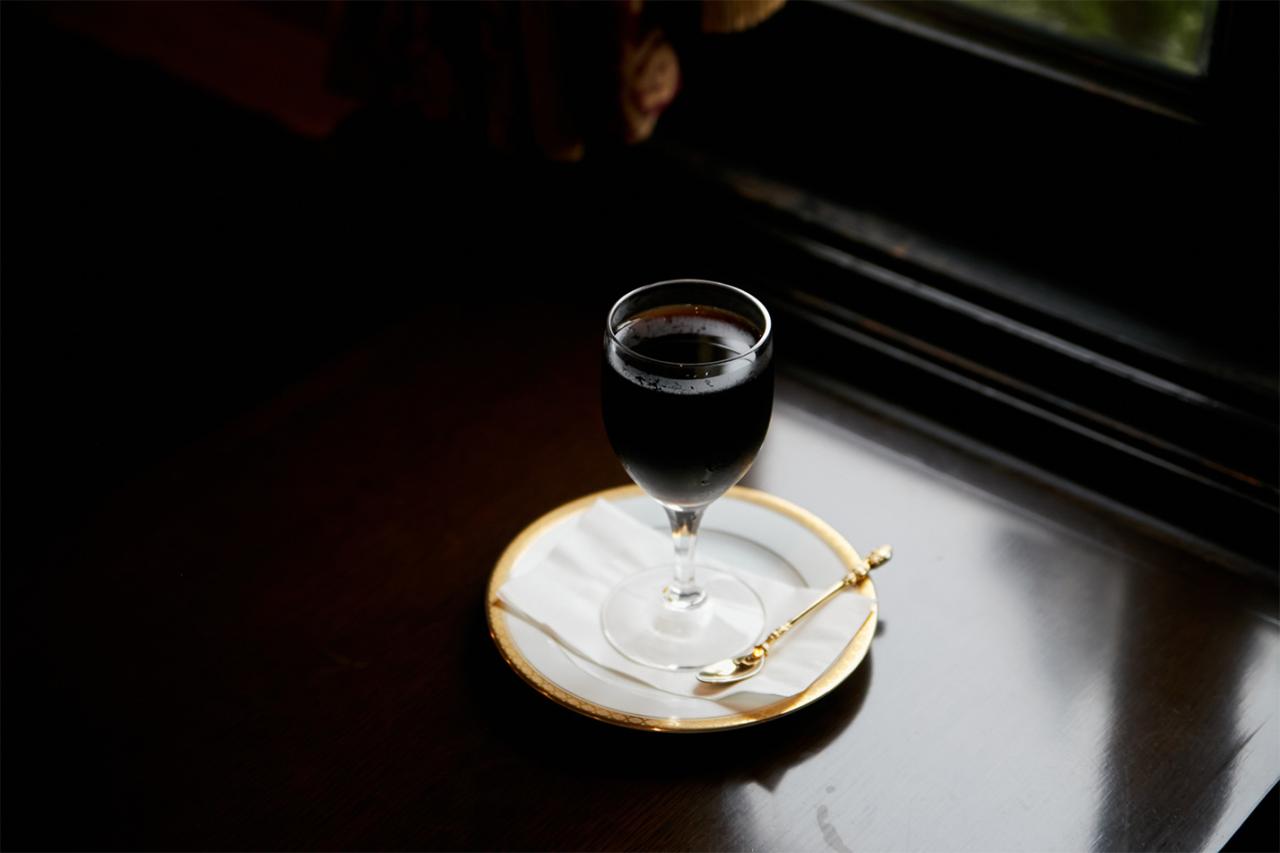 欧蘭陀珈琲（アイスコーヒー）650円。氷が入っていないため味が薄まらないのもうれしい。