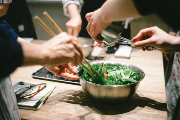 こと・もの・ひとが混じり合う体験型の商業文化施設 〈湖のスコーレ〉 で、丁寧な暮らしのヒントを学ぶ。