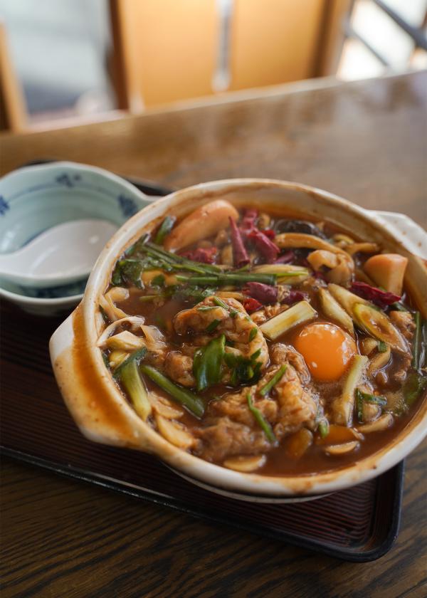 瀬戸で1917年から続く、手打ちうどん屋〈賀登光 本店〉。