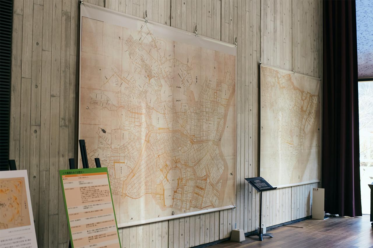 奥には、この周辺エリアの複製古地図も。