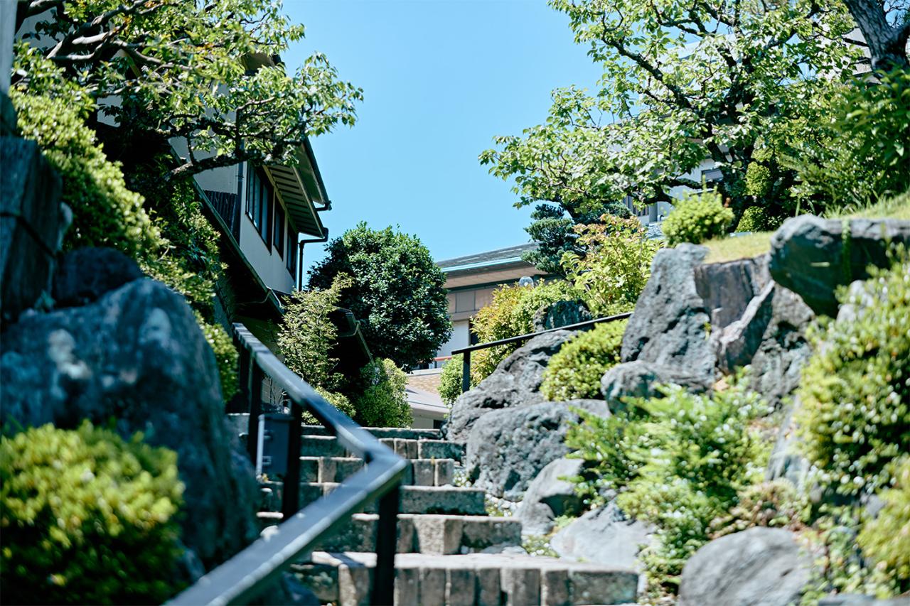 客室と客室の間まで庭園が広がっている。