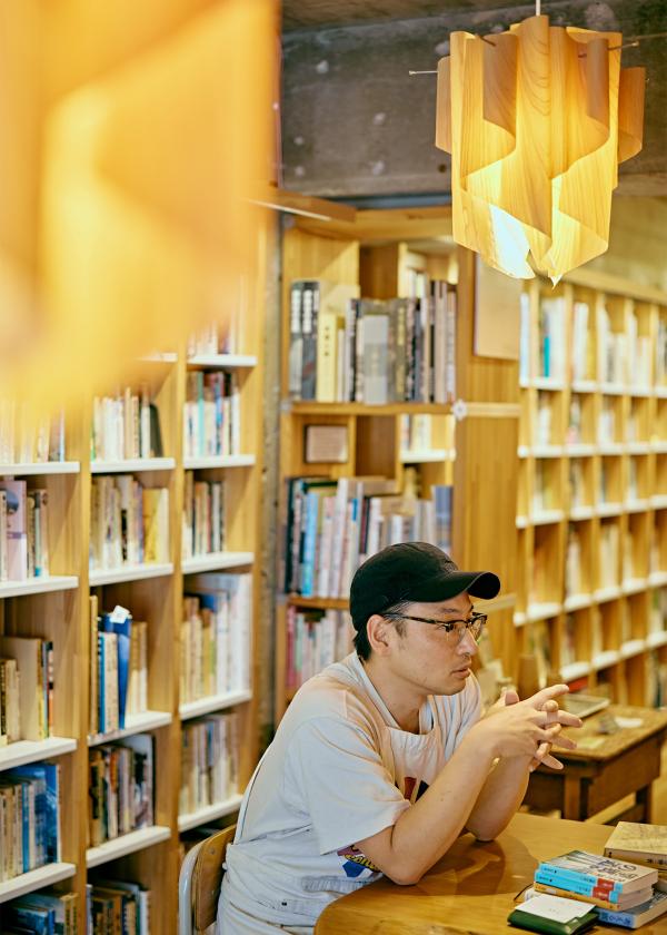 KAIDO books &amp; coffee（北品川） − 「考える脚」荻田泰永