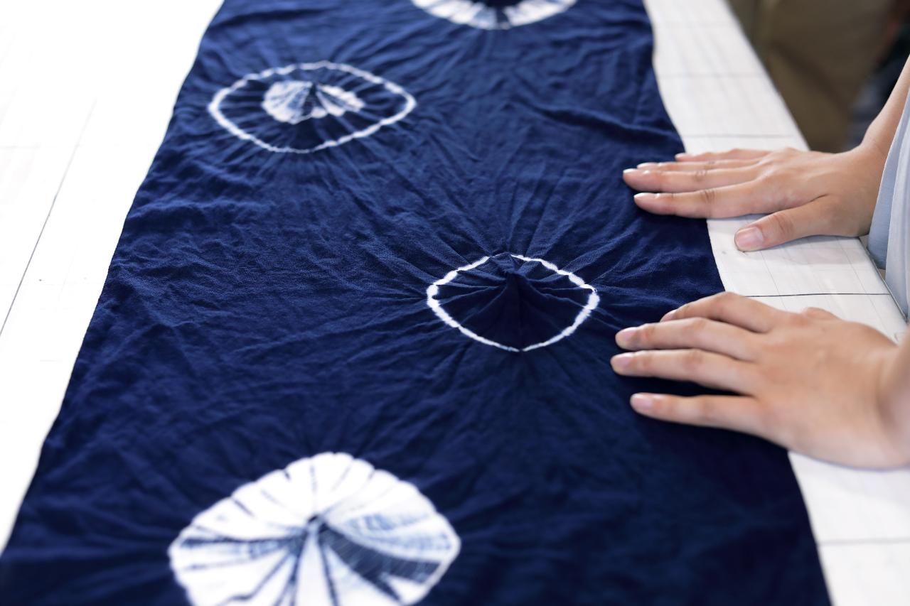 有松鳴海絞りの新しい可能性を探り続ける〈Studio Suzusan〉で伝統的な